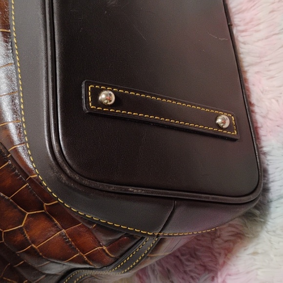 Authentic Dooney & Bourke Croco Embossed Large Tote & Matching Wallet - Picture 9 of 16